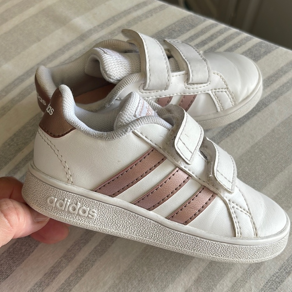 ADIDAS GRAND COURT VELCRO SNEAKERS. Sz 7K. Unisex. White w/rose gold. VG/EUC